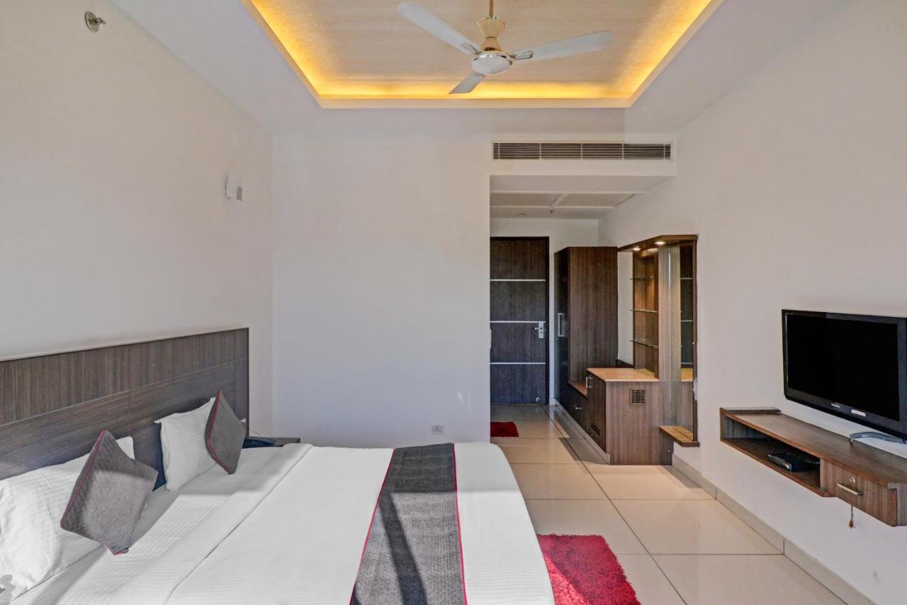 Oyo Townhouse 484 Sanskriti Ξενοδοχείο Δελχί Εξωτερικό φωτογραφία