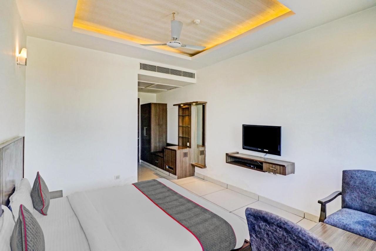 Oyo Townhouse 484 Sanskriti Ξενοδοχείο Δελχί Εξωτερικό φωτογραφία