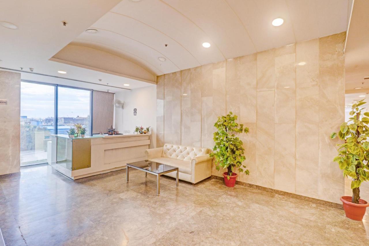 Oyo Townhouse 484 Sanskriti Ξενοδοχείο Δελχί Εξωτερικό φωτογραφία