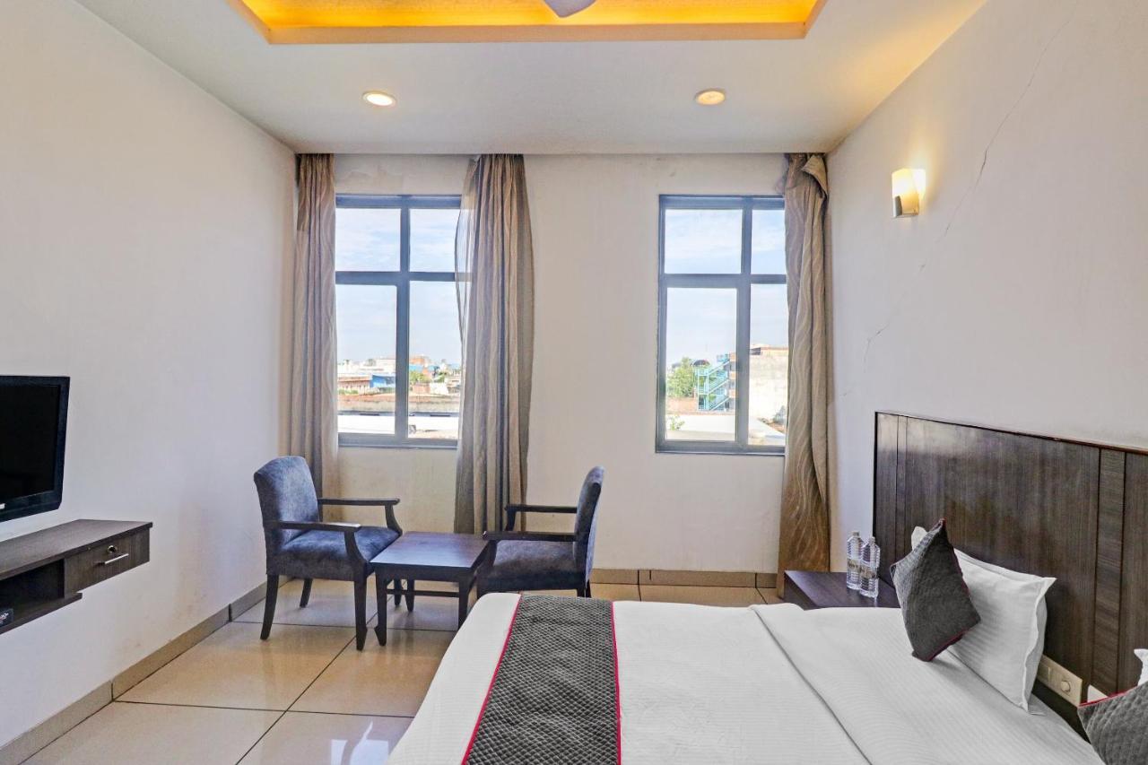 Oyo Townhouse 484 Sanskriti Ξενοδοχείο Δελχί Εξωτερικό φωτογραφία