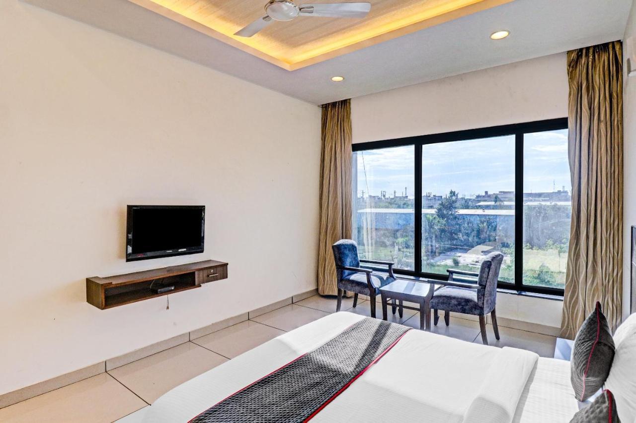 Oyo Townhouse 484 Sanskriti Ξενοδοχείο Δελχί Εξωτερικό φωτογραφία